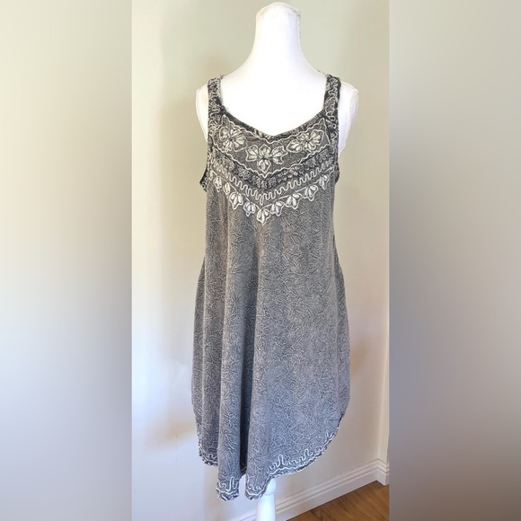 Shoreline Gray Midi Dress with White Accents - Picture 1 of 8